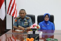 Dansatdik - 4 Manado Kodiklatal Kolonel Marinir Hendy Dwi Bayu Ardiyanto didampingi Ny. Yuyun Hendy Dwi Bayu Ardiyanto