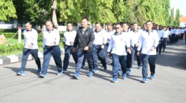 Dankodiklatal Letjen TNI Marinir Nur Alamsyah saat olahraga
