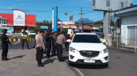 Personil Polresta Banyuwangi di pelabuhan ASDP Ketapang