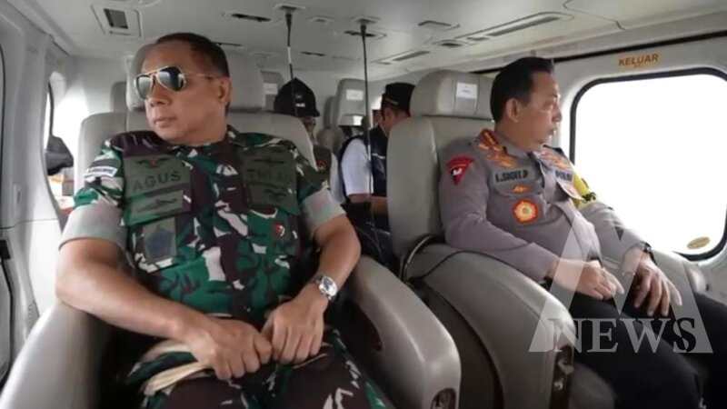 Kapolri Jenderal Listyo Sigit Prabowo bersama Panglima TNI Agus Subiyanto cek jalur lalulintas via udara
