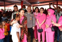 Ketua Umum Bhayangkari Pusat Juliati Sigit Prabowo rayakan Natal di Flores Timur