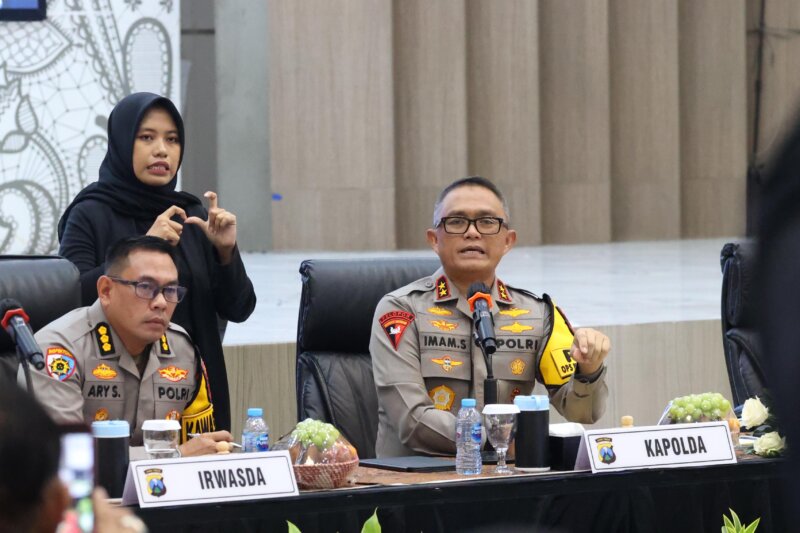 Kapolda Jatim Irjen Pol Drs. Imam Sugianto