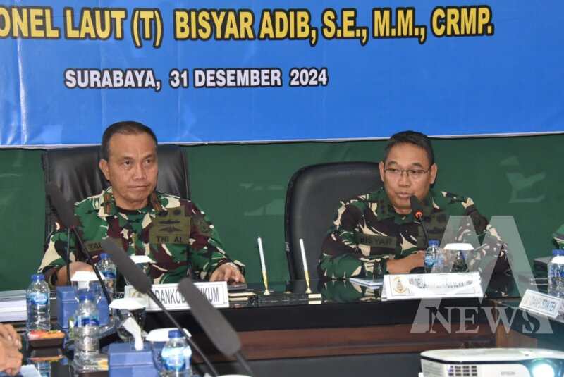 Dankodikdukum Kodiklatal Laksma TNI Dr. Taufik Arief bersama Kolonel laut (T) Bisyar Adib