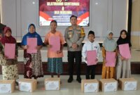 Kapolres Nganjuk AKBP Siswantoro beri santunan yatim piatu dan kaum dhuafa