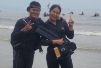 Lettu Marinir Dhody Adi Candra bersama putrinya