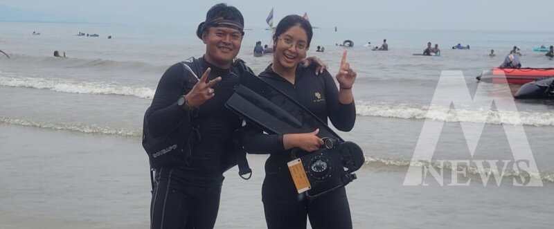 Lettu Marinir Dhody Adi Candra bersama putrinya