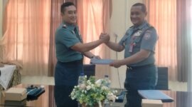 Dansatdik - 2 Kodiklatal Makassar Kolonel Laut (P) Teddy Barata bersama Kolonel Laut (P) Anang Nurjatmiko