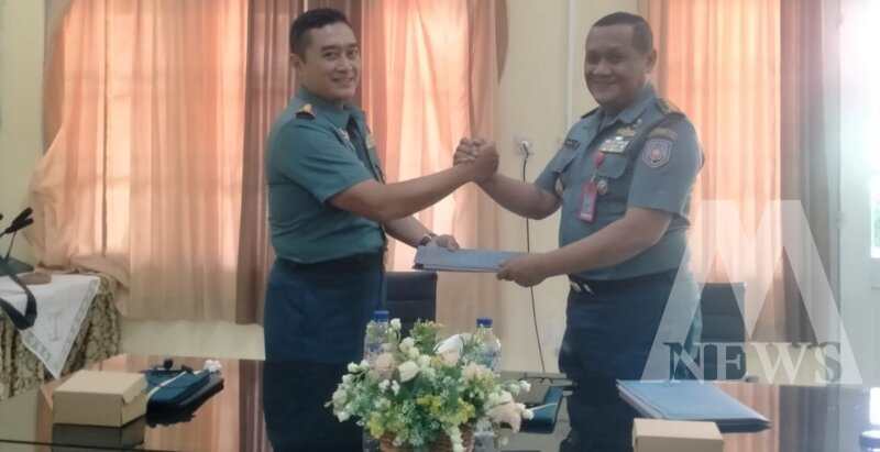 Dansatdik - 2 Kodiklatal Makassar Kolonel Laut (P) Teddy Barata bersama Kolonel Laut (P) Anang Nurjatmiko