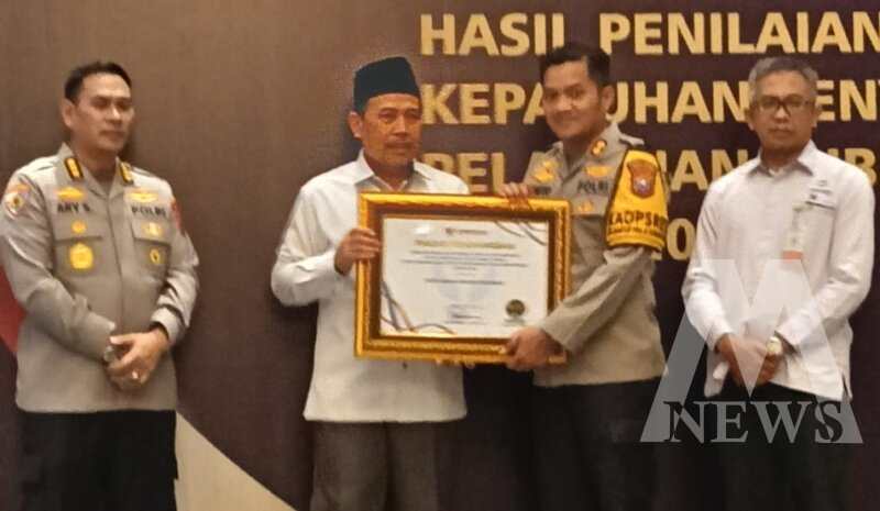Kapolres Nganjuk AKBP Siswantoro Terima Penghargaan