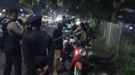Polres Pelabuhan Tanjung Perak lakukan penyekatan di Suramadu