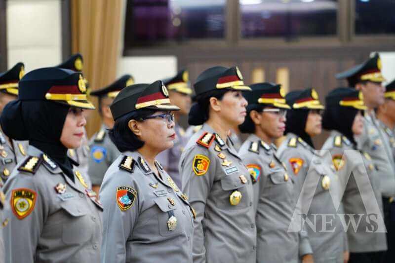 Upacara kenaikan pangkat untuk Perwira Polri