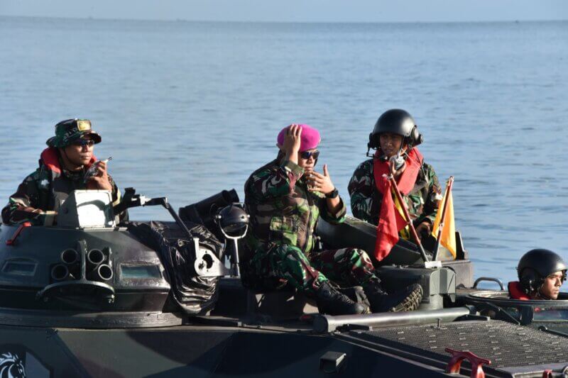 Siswa Dikmaba dan Dikmata Marinir Lattek Wira Jala Yudha