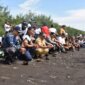 Siswa Kodiklatal tanam mangrove di Pantai Cemara