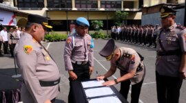 Kapolres Pelabuhan Tanjung Perak AKBP Wiliam Cornelis Tanasale pimpin sertijab