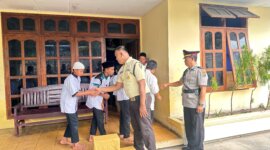 Satbinmas Polres Ngawi dan Satpam gelar baksos di yayasan Bina Insani