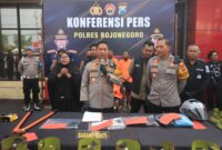 Polisi tangkap tersangka beserta barang buktinya