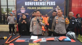 Polisi tangkap tersangka beserta barang buktinya