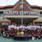 Kapolresta Banyuwangi Kombespol Rama Samtama Putra bersama atlet Bola Voli