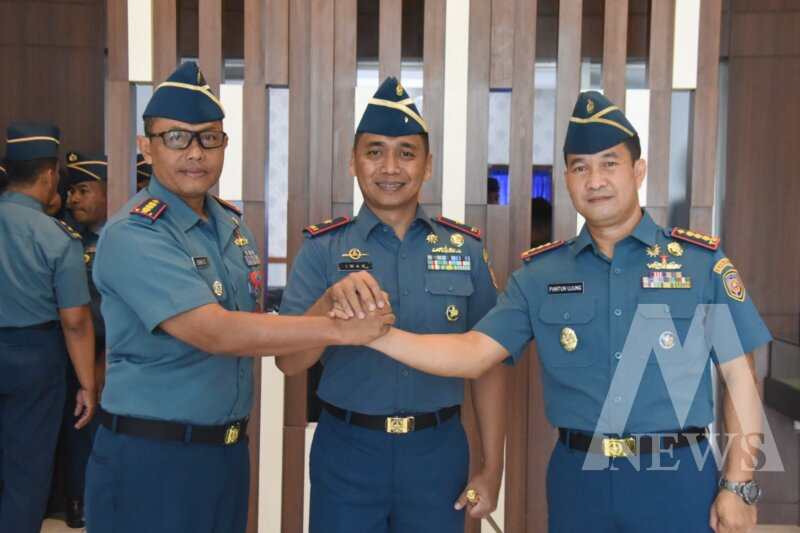 Dankodikopsla Kodiklatal Laksma TNI Muhammad Iwan Kusumah bersama Wadan Kodikopsla