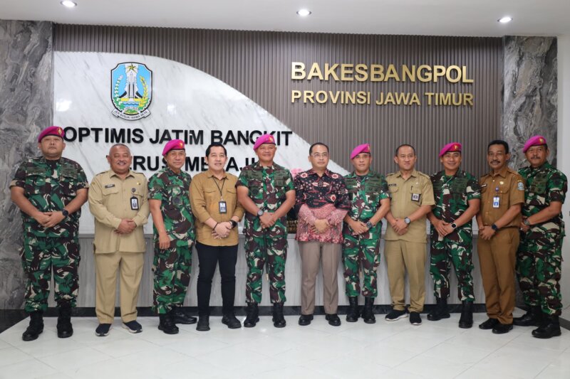 Dankodikmar Kodiklatal Brigjen TNI Marinir Ahmad Fajar kunjungan ke Kabakesbangpol Jatim