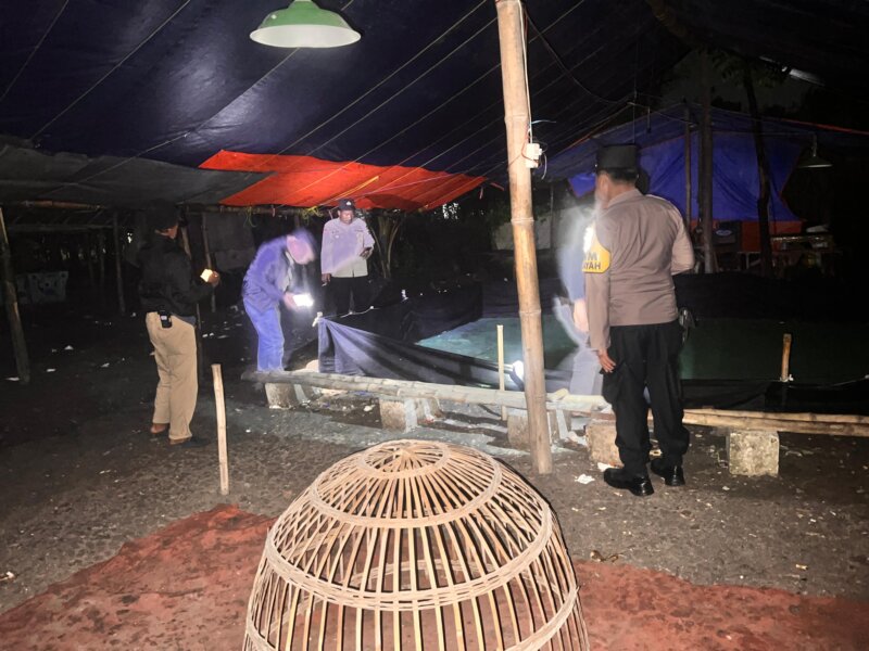 Polsek Jatikalen amankan lokasi judi sabung ayam