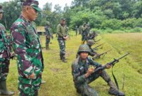 Irkodiklatal Brigjen TNI Marinir Hendro Suwito tinjau Lattek Siswa Dikmata TNI AL di Malang Selatan