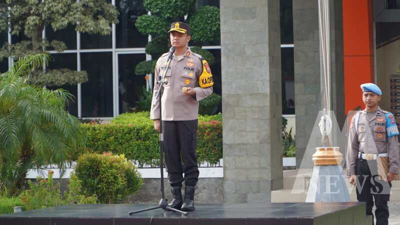 Kapolres Gresik AKBP Rovan Richard Mahenu