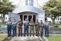 Wadan Kodiklatal Laksda TNI I Gung Putu Alit Jaya bersama Wairjenal Laksma TNI Tjatur Hendrawidjaja