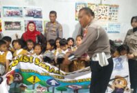 Satlantas Polres Tanjung Perak sosialisasi ke TK Lil Wathon Surabaya