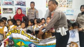 Satlantas Polres Tanjung Perak sosialisasi ke TK Lil Wathon Surabaya