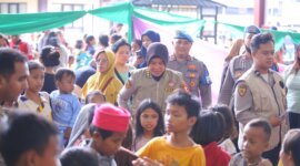 Polri dirikan dapur lapangan dan gelar Trauma Healing
