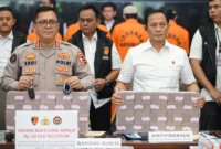 Polisi tangkap tersangka beserta barang buktinya