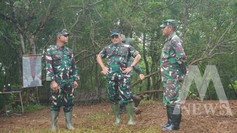 Dirdik Kodiklatal Brigjen TNI Marinir Fransisco Simanjorang tinjau Siswa Dikmata