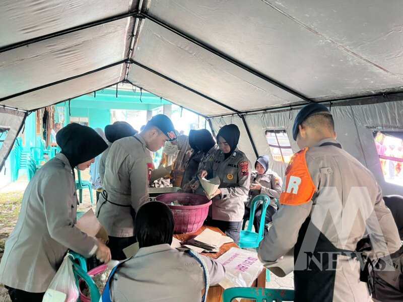Brimob Polda Jateng bantu evakuasi korban bencana alam