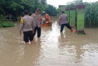 Polres Ngawi bantu warga terdampak banjir