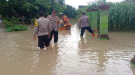 Polres Ngawi bantu warga terdampak banjir