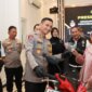 Kapolres Ponorogo AKBP Andin Wisnu Sudibyo kembalikan motor korban