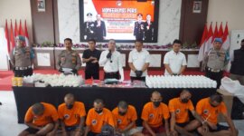 Polisi tangkap tersangka beserta barang buktinya