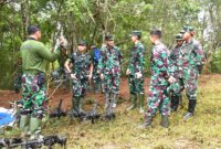 Danpuslatdiksarmil Kolonel Laut (P) Musleh Yadi didampingi Danpuslatmar Kolonel Marinir Yudi Asmar