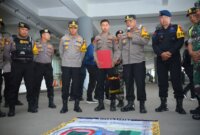 Kapolres Gresik AKBP Rovan Richard Mahenu beri pembekalan ke anggota