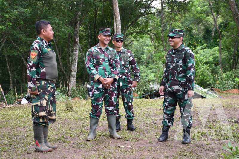 Dirdok Kodiklatal Laksma TNI Oky Iskandar Zulkarnain tinjau lattek berganda