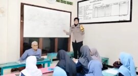 Polwan Polres Ngawi bangun moral generasi muda