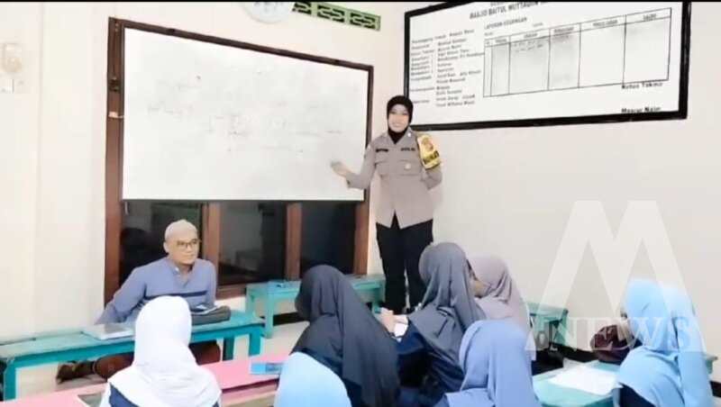 Polwan Polres Ngawi bangun moral generasi muda