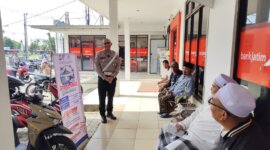 Polres Gresik mudahkan masyarakat dengan bus SIM keliling