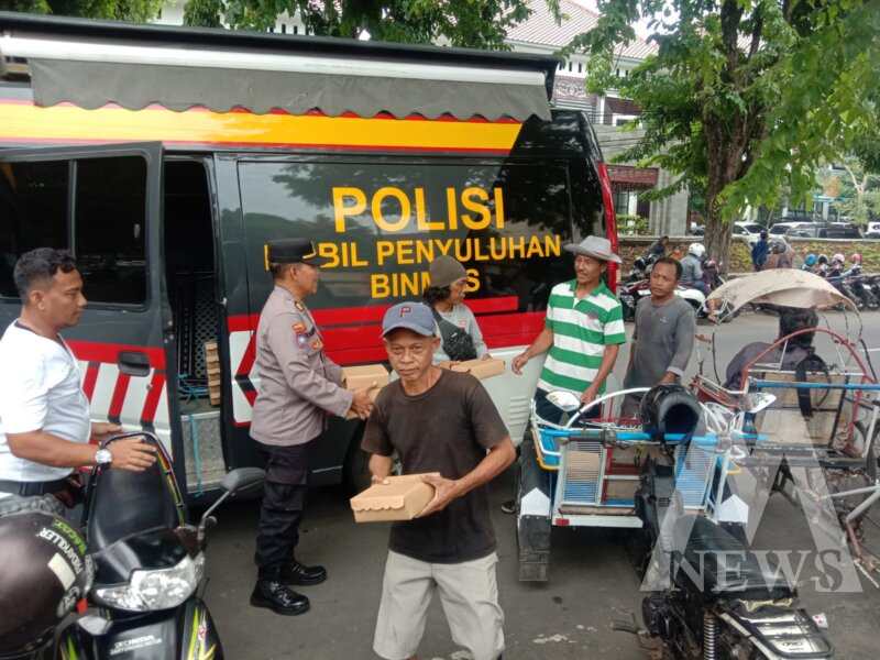 Satbinmas Polresta Banyuwangi gelar jum'at berkah