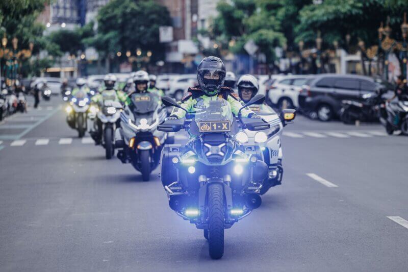 Kapolda Jatim Irjen Pol Drs. Imam Sugianto pimpin patroli R2 jelang Operasi Ketupat Semeru