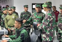 Dirjianbang Kodiklatal Laksma TNI Deny Prasetyo tinjau lattek Artileri dan Demolisi