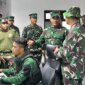 Dirjianbang Kodiklatal Laksma TNI Deny Prasetyo tinjau lattek Artileri dan Demolisi