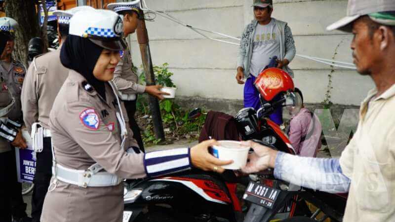 Satlantas Polres Gresik Gelar Jum'at Berkah