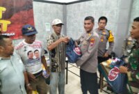 Polres Tanjung Perak dan Polsek Krembangan berikan tali asih ke warga